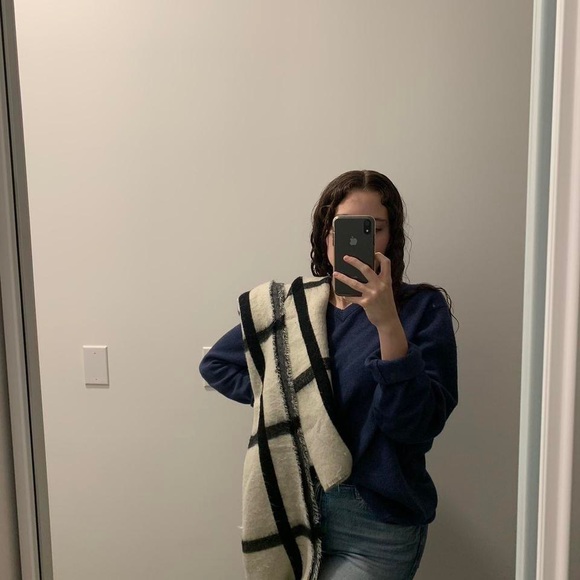 Oversized scarf - Picture 3 of 3